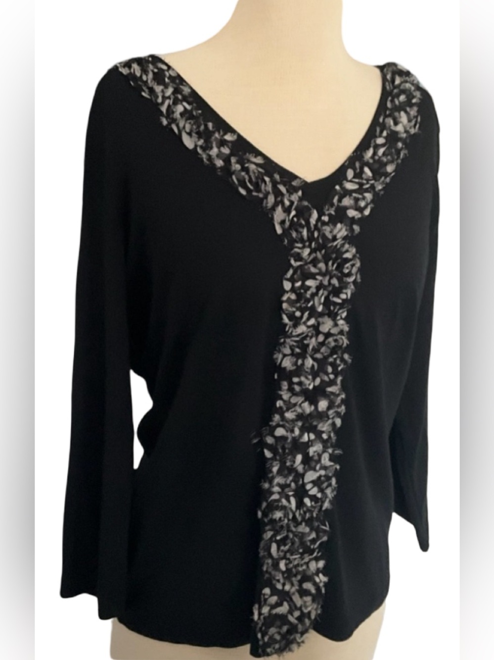 Nature Art by Lynn Wang Black White Patterned V-Neck Ruffle Blouse Women’s Large